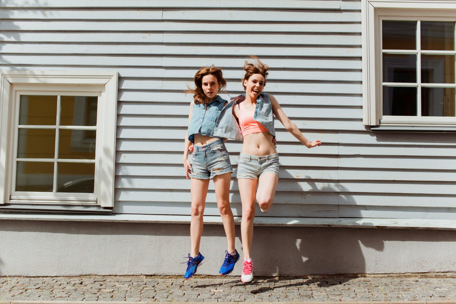 Classic Heritage Meets Modern Street Style — Discover the AVERON Retro Workwear Denim Shorts