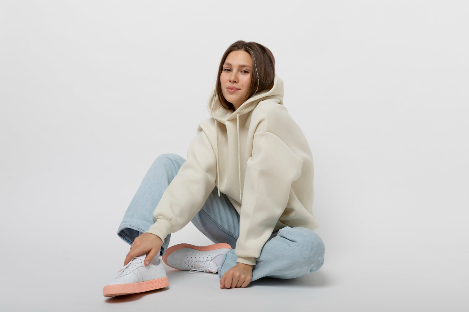 Elevated Comfort Meets Modern Luxury — Discover the AVERON Knit Two-way Zipper Wide-leg Pants Set