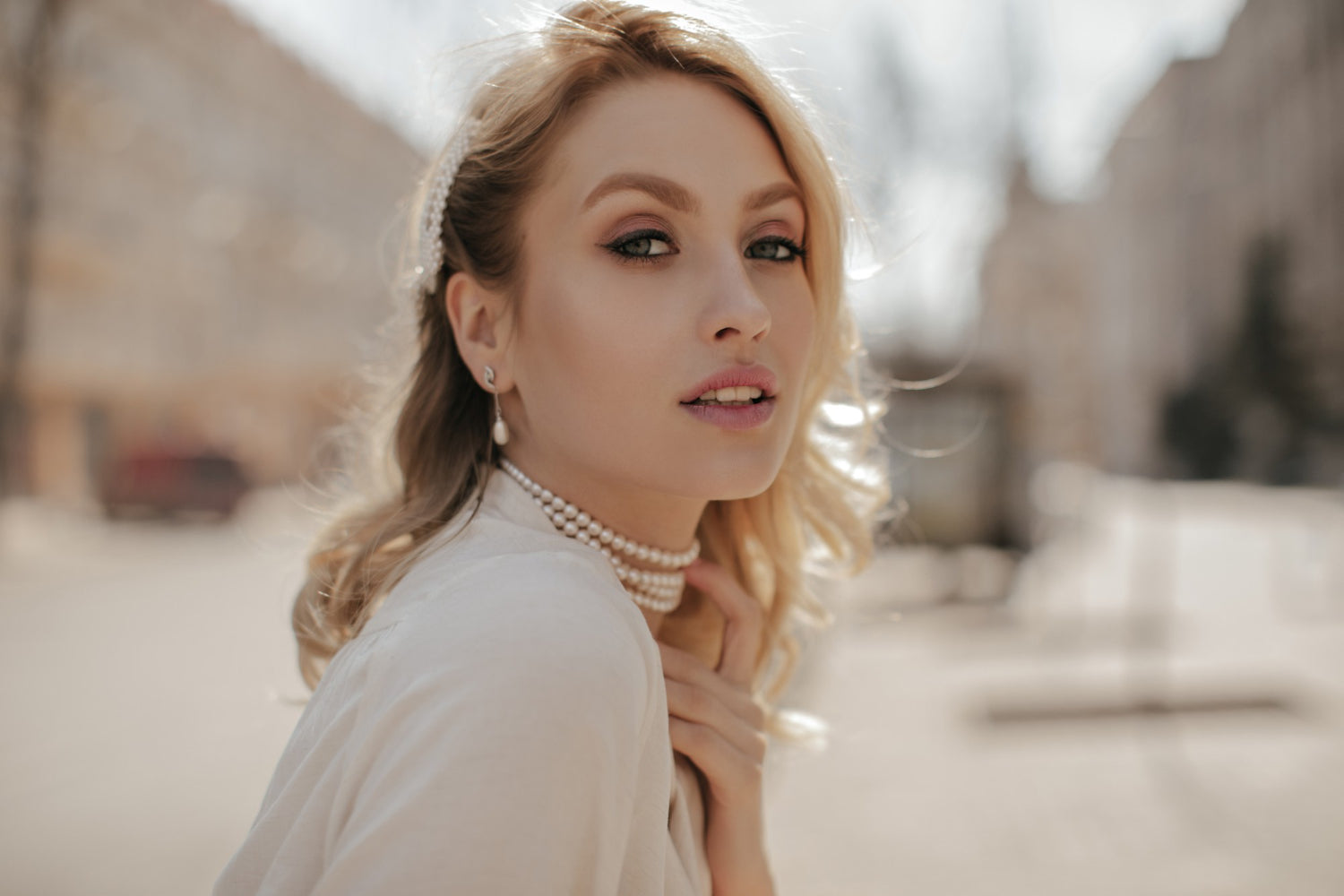 Timeless Romance Meets Modern Elegance — Discover the AVERON Pearl Heart-shaped Multi-layer Necklace