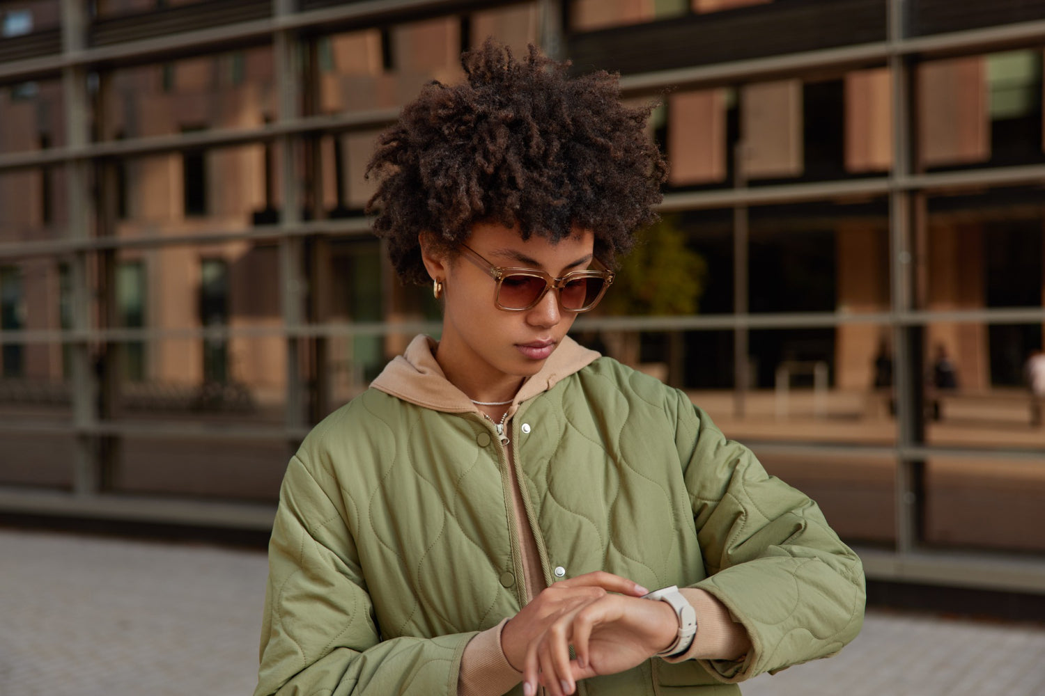 Precision, Power, and Performance — Discover the AVERON Cask-Shaped Luminous Sports Watch