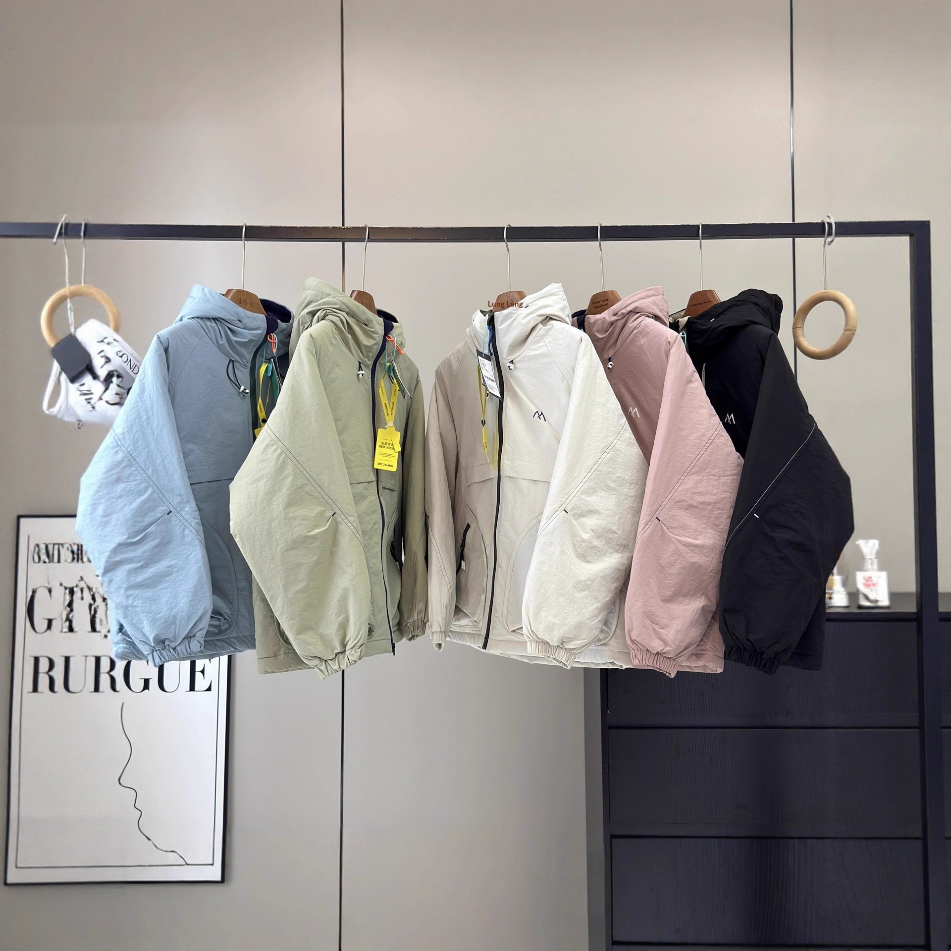 Lightweight Warm And Waterproof Outdoor Mountain-style Quilted Hooded Jacket Men's Wears Averon™